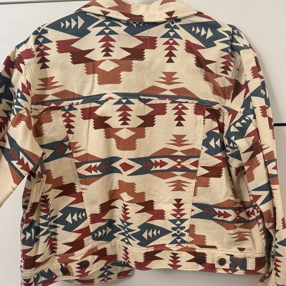 Wrangler Cream Jacket with Rust & Teal Aztec Print - Picture 3 of 3